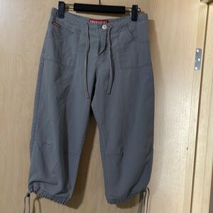 Union Bay like new condition gray capris size 3 Juniors